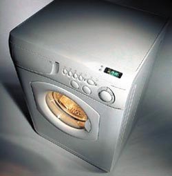 Рис. 2. Первая серийная стиральная машина с управлением через Internet.